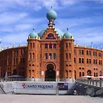 Campo Pequeno Avenida 게스트하우스 3*