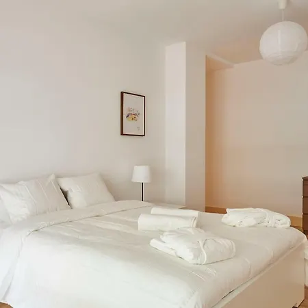 Campo Pequeno Avenida Гостевой дом 3*